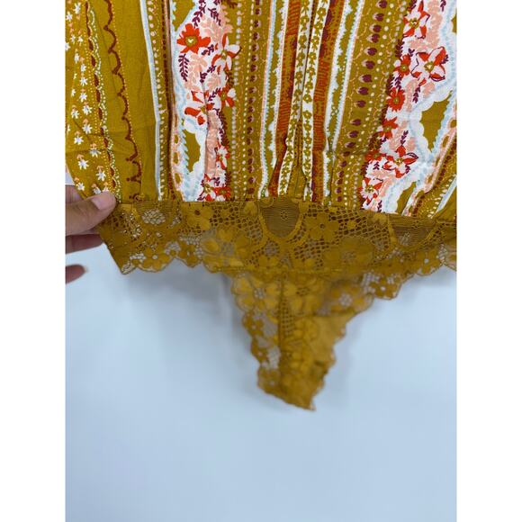 Intimately Free People Womens Gold Patterned Blouse Bodysuit NEW Size XS - Picture 9 of 15